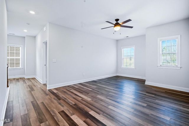 824 Kingsworth Way, Angier, NC 27501