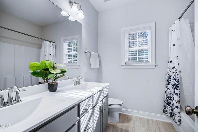 824 Kingsworth Way, Angier, NC 27501