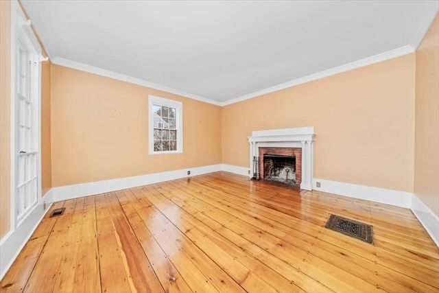 59 Cottage St, Hingham, MA 02043