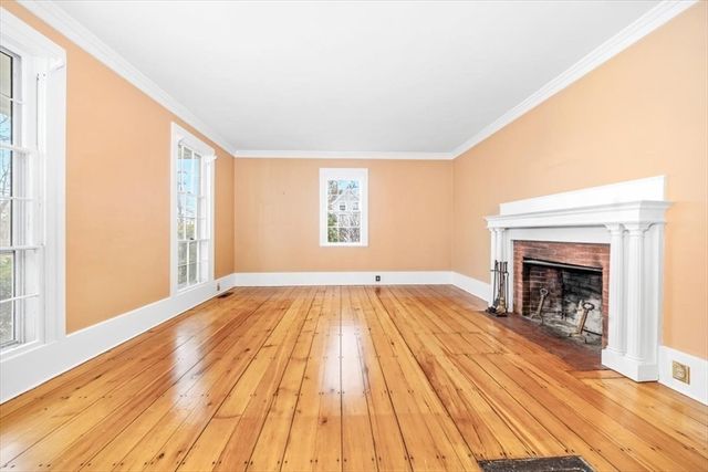 59 Cottage St, Hingham, MA 02043