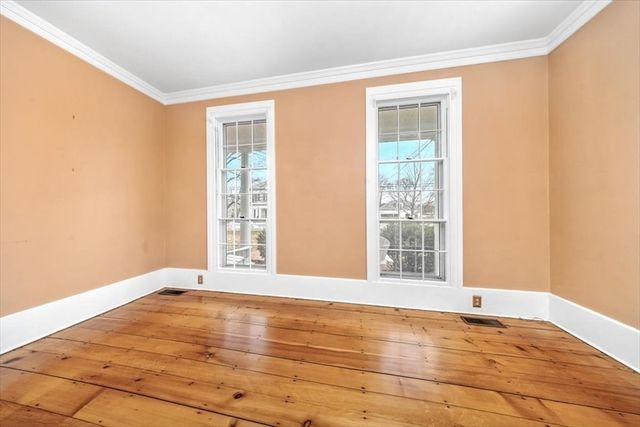 59 Cottage St, Hingham, MA 02043