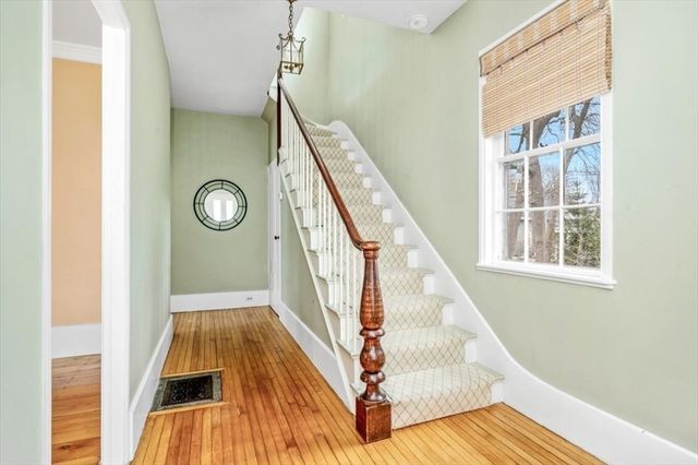 59 Cottage St, Hingham, MA 02043