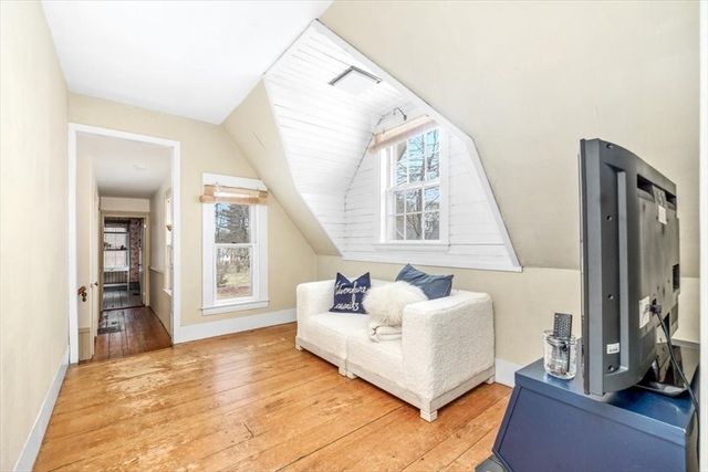 59 Cottage St, Hingham, MA 02043