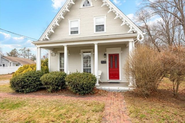 59 Cottage St, Hingham, MA 02043