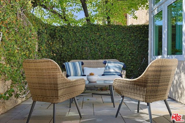 23351 Park Sorrento 71, Calabasas, CA 91302