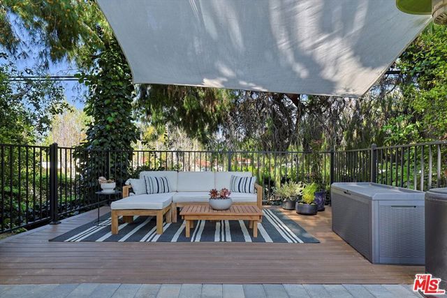 23351 Park Sorrento 71, Calabasas, CA 91302