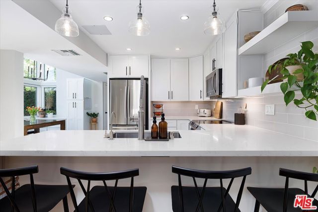 23351 Park Sorrento 71, Calabasas, CA 91302