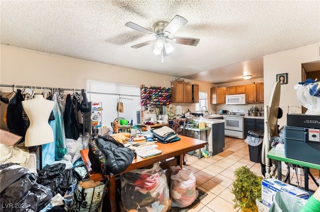 828 Sagman Street, Las Vegas, NV 89101