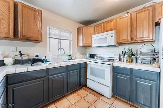 828 Sagman Street, Las Vegas, NV 89101