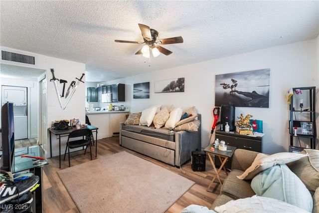 828 Sagman Street, Las Vegas, NV 89101