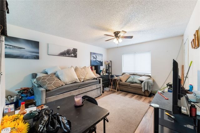 828 Sagman Street, Las Vegas, NV 89101