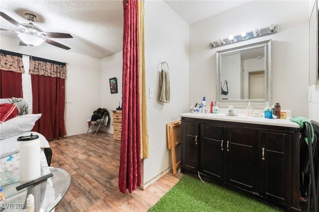 828 Sagman Street, Las Vegas, NV 89101