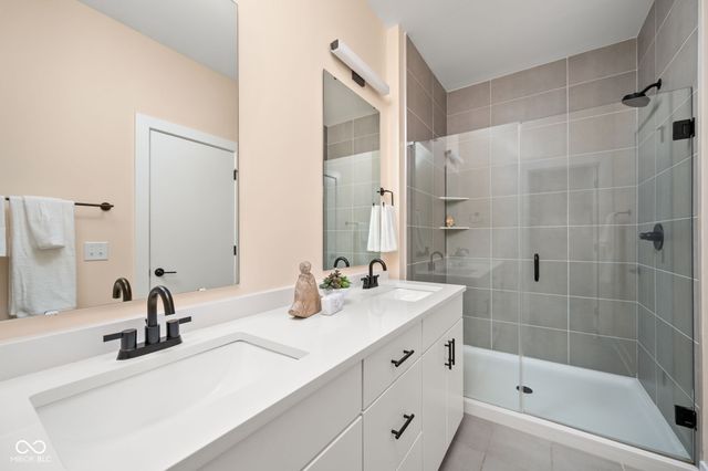 1827 Livery Way, Indianapolis, IN 46202