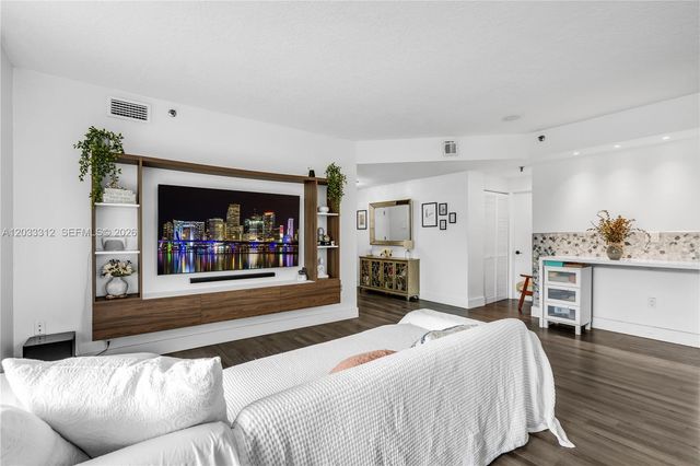 1834 Brickell Ave 33, Miami, FL 33129