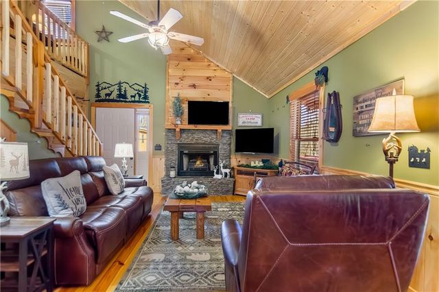 28 Wood Lane, Blue Ridge, GA 30513