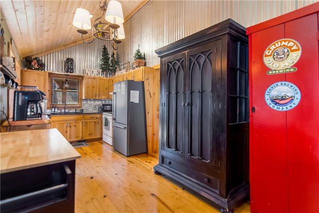 28 Wood Lane, Blue Ridge, GA 30513