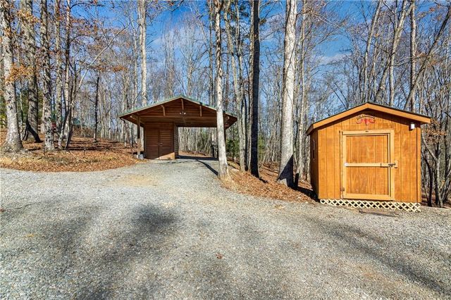 28 Wood Lane, Blue Ridge, GA 30513