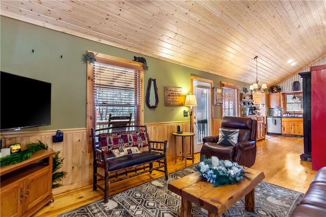 28 Wood Lane, Blue Ridge, GA 30513