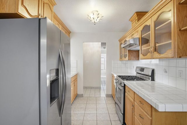 617 Mary Todd Ln, Modesto, CA 95354