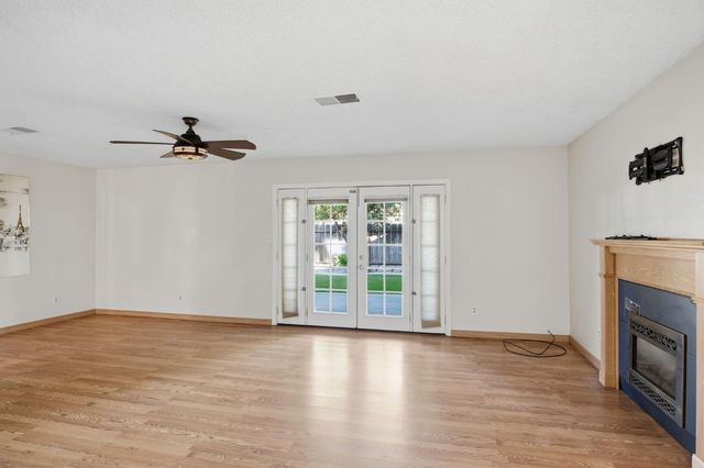 617 Mary Todd Ln, Modesto, CA 95354