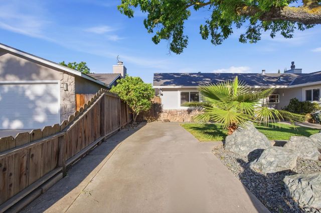 617 Mary Todd Ln, Modesto, CA 95354