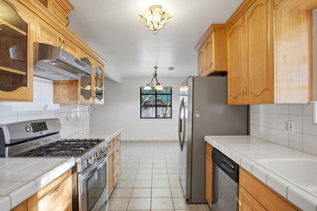 617 Mary Todd Ln, Modesto, CA 95354