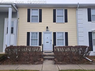 37025 Brynford Drive, Clinton Charter Township, MI 48036