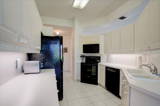 10256 Andover Coach Circle G1, Lake Worth, FL 33449