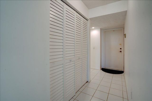 10256 Andover Coach Circle G1, Lake Worth, FL 33449