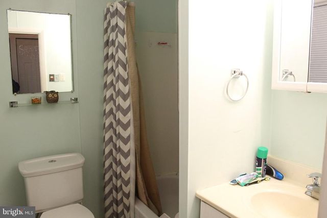 320 UNIVERSITY BLVD, Glassboro, NJ 08028