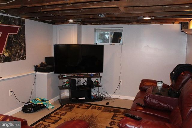 320 UNIVERSITY BLVD, Glassboro, NJ 08028