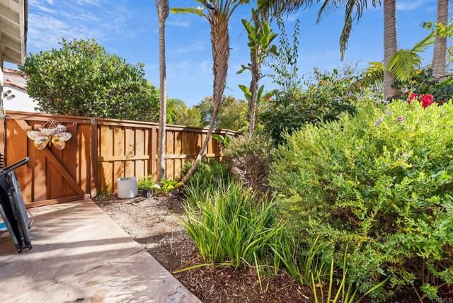 6266 Village Green Dr, Carlsbad, CA 92009