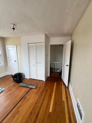 1011 Roundabout RD, Martinsville, VA 24112