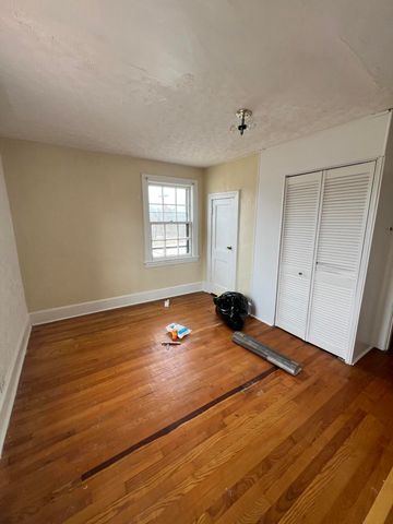 1011 Roundabout RD, Martinsville, VA 24112