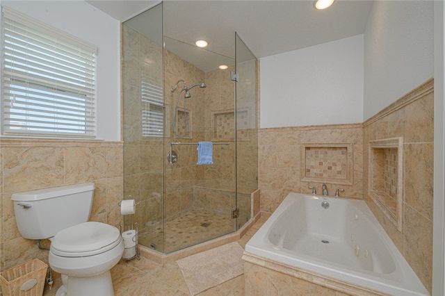 112 Lakeshore Dr, Rockport, TX 78382