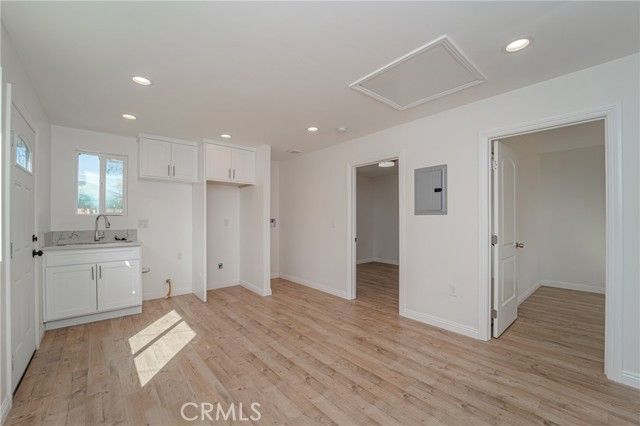 11420 Clovis Avenue, Los Angeles, CA 90059