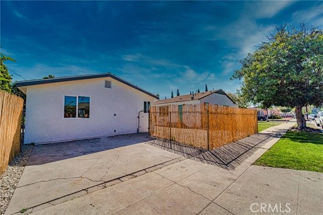 11420 Clovis Avenue, Los Angeles, CA 90059