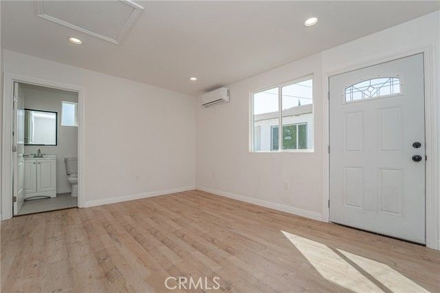 11420 Clovis Avenue, Los Angeles, CA 90059