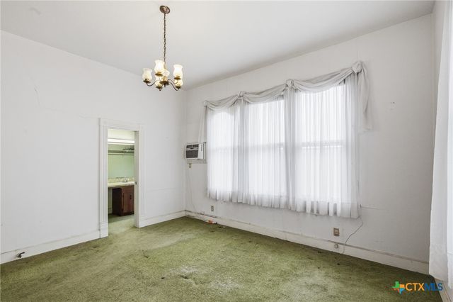 1208 N Moody Street, Victoria, TX 77901