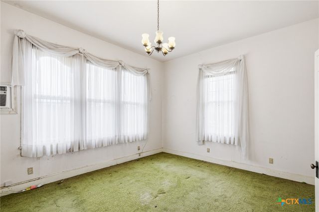 1208 N Moody Street, Victoria, TX 77901