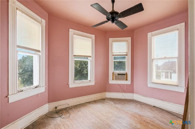 1208 N Moody Street, Victoria, TX 77901