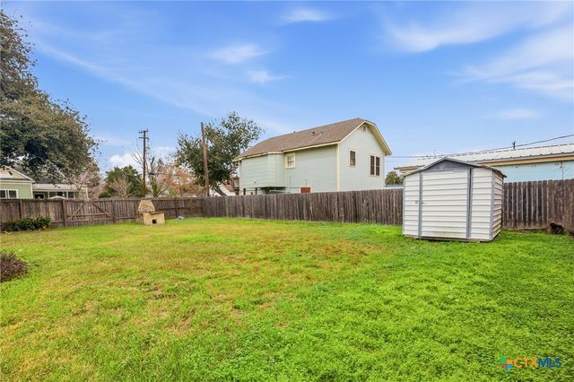 1208 N Moody Street, Victoria, TX 77901
