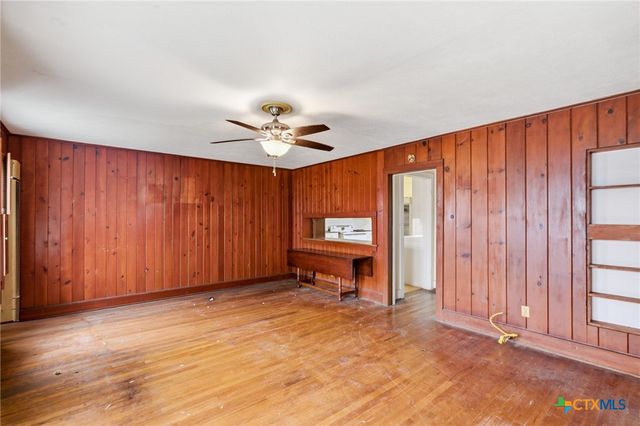 1208 N Moody Street, Victoria, TX 77901