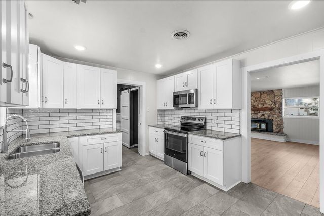 1204 John Reagan Street, Benbrook, TX 76126