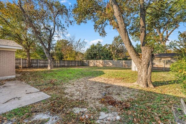 1204 John Reagan Street, Benbrook, TX 76126