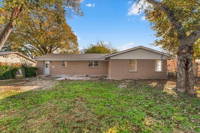 1204 John Reagan Street, Benbrook, TX 76126