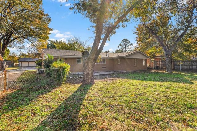 1204 John Reagan Street, Benbrook, TX 76126