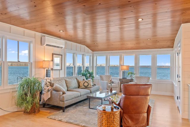 20 Keelers Bay Road, South Hero, VT 05486