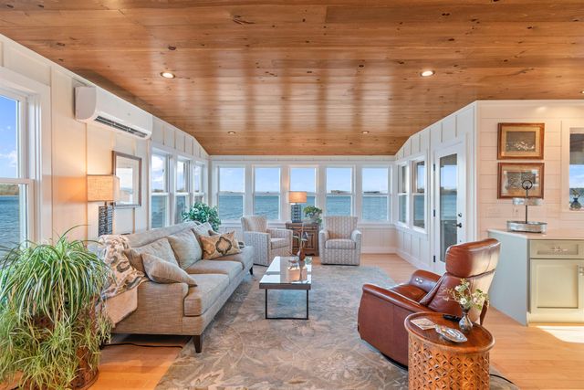 20 Keelers Bay Road, South Hero, VT 05486