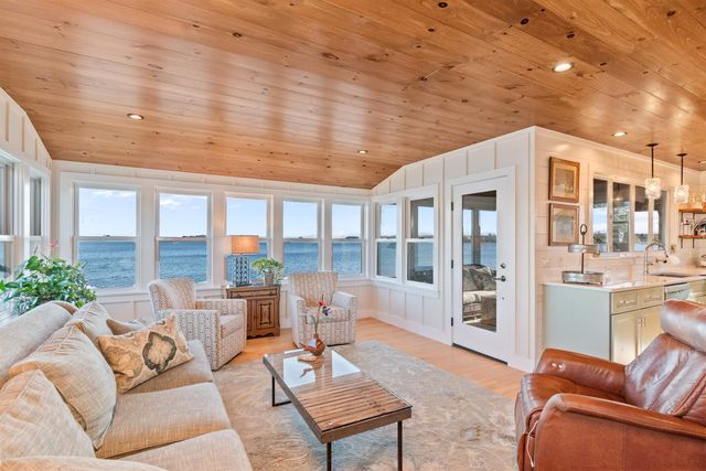 20 Keelers Bay Road, South Hero, VT 05486